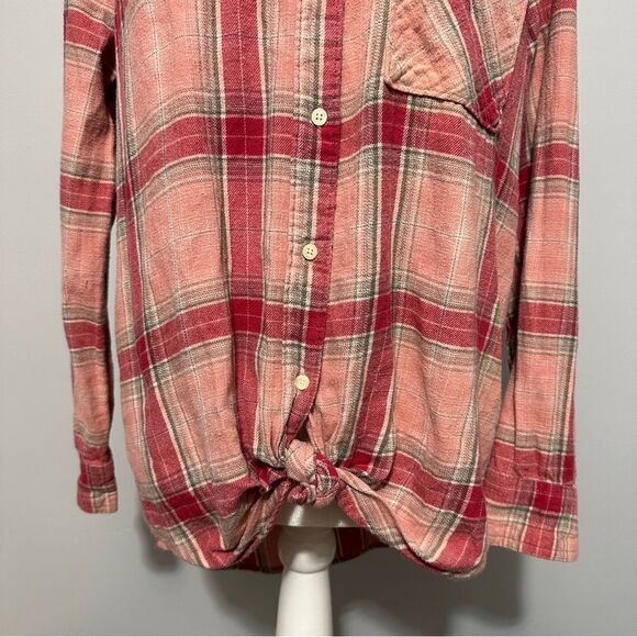 Aeropostale pink plaid button up shirt,tie at the waist, knitted back size M - Picture 3 of 8